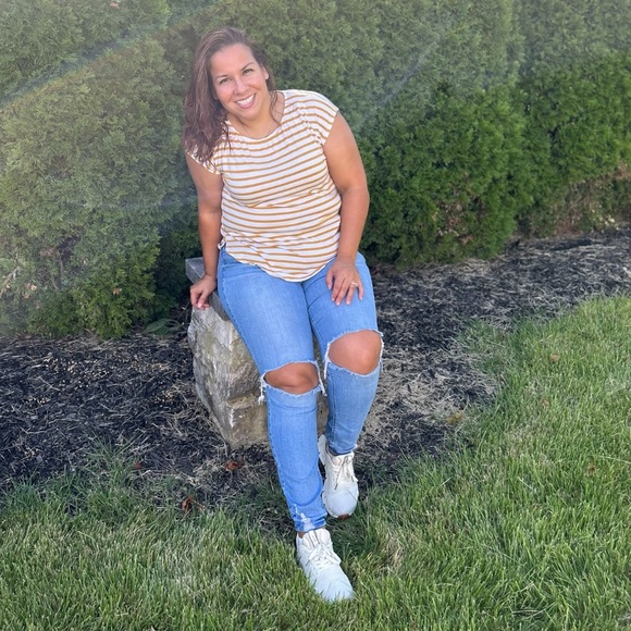 Meet your Posher, Kitty! - Picture 3 of 3